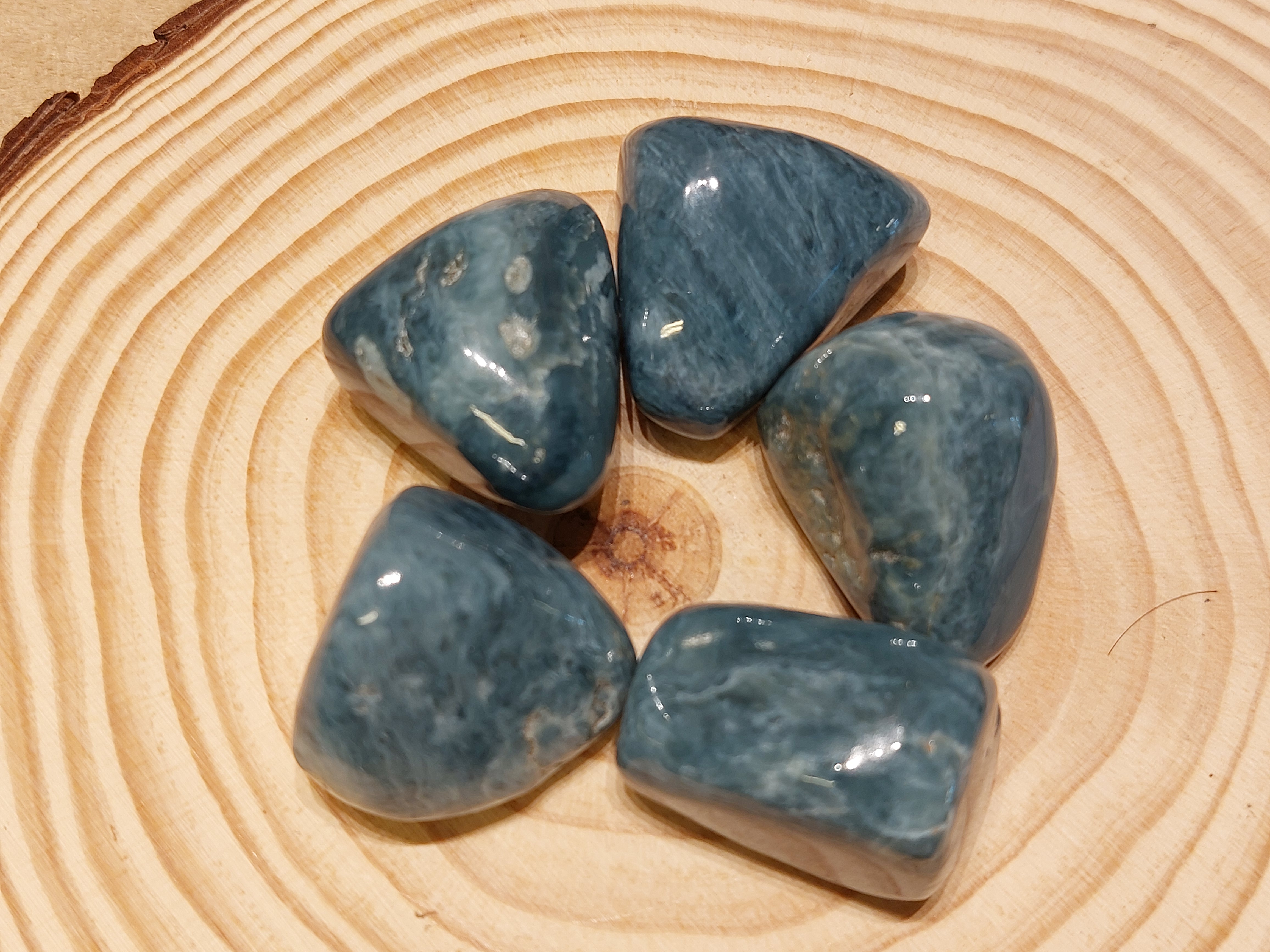 Blauwe jade knuffelsteen