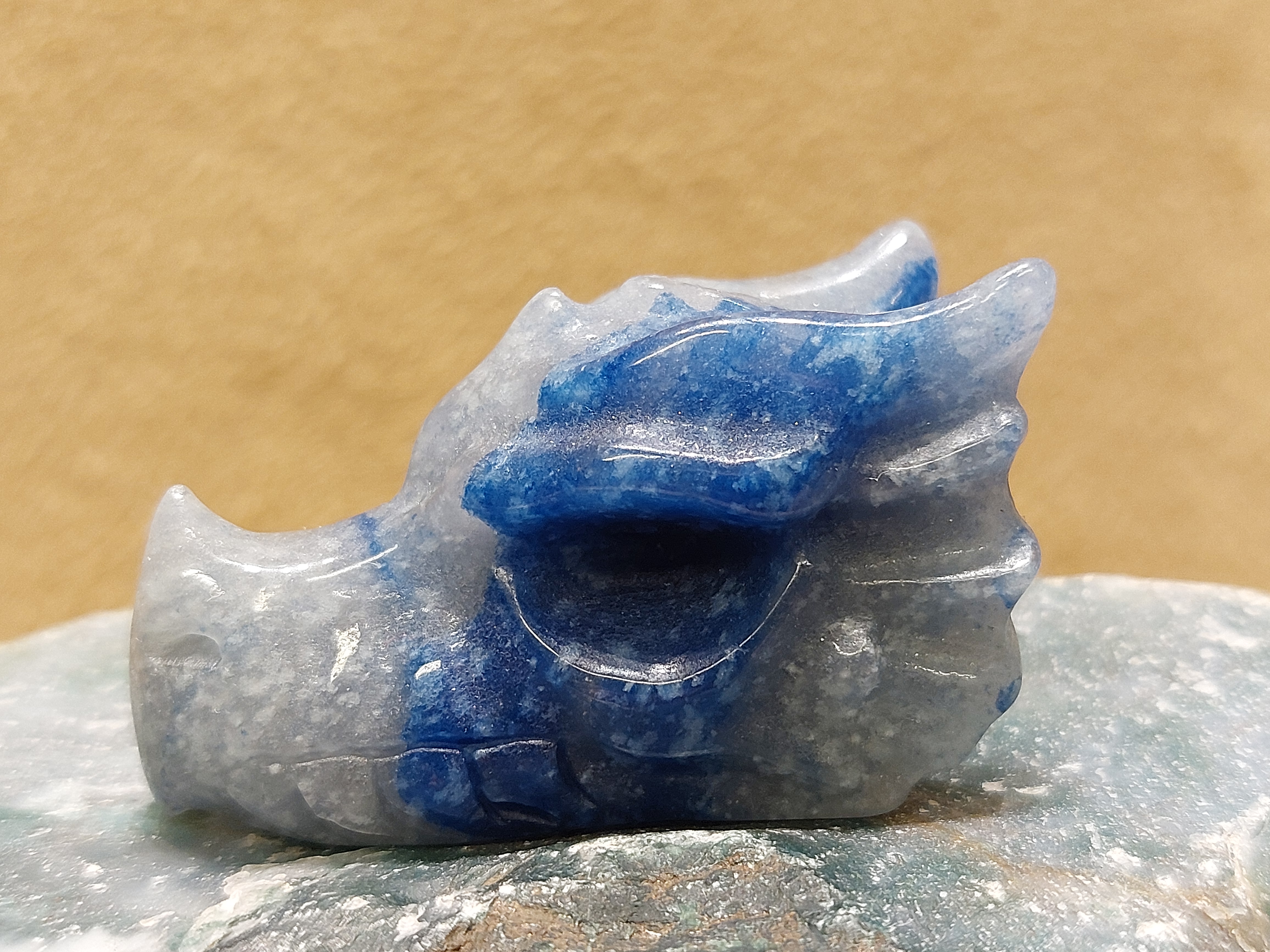 Blauwe kwarts draak