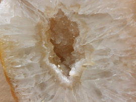 Agaat geode op standaard