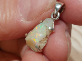 Ethiopisch of welo opaal hanger in zilver ruw