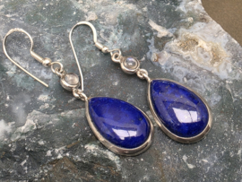 Lapis lazuli oorbellen in zilver