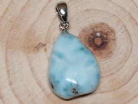 Larimar hanger