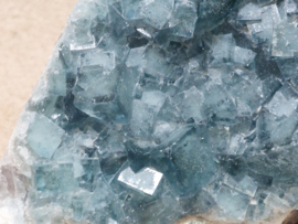 Fluoriet cluster uit Madagaskar, UV gevoelig