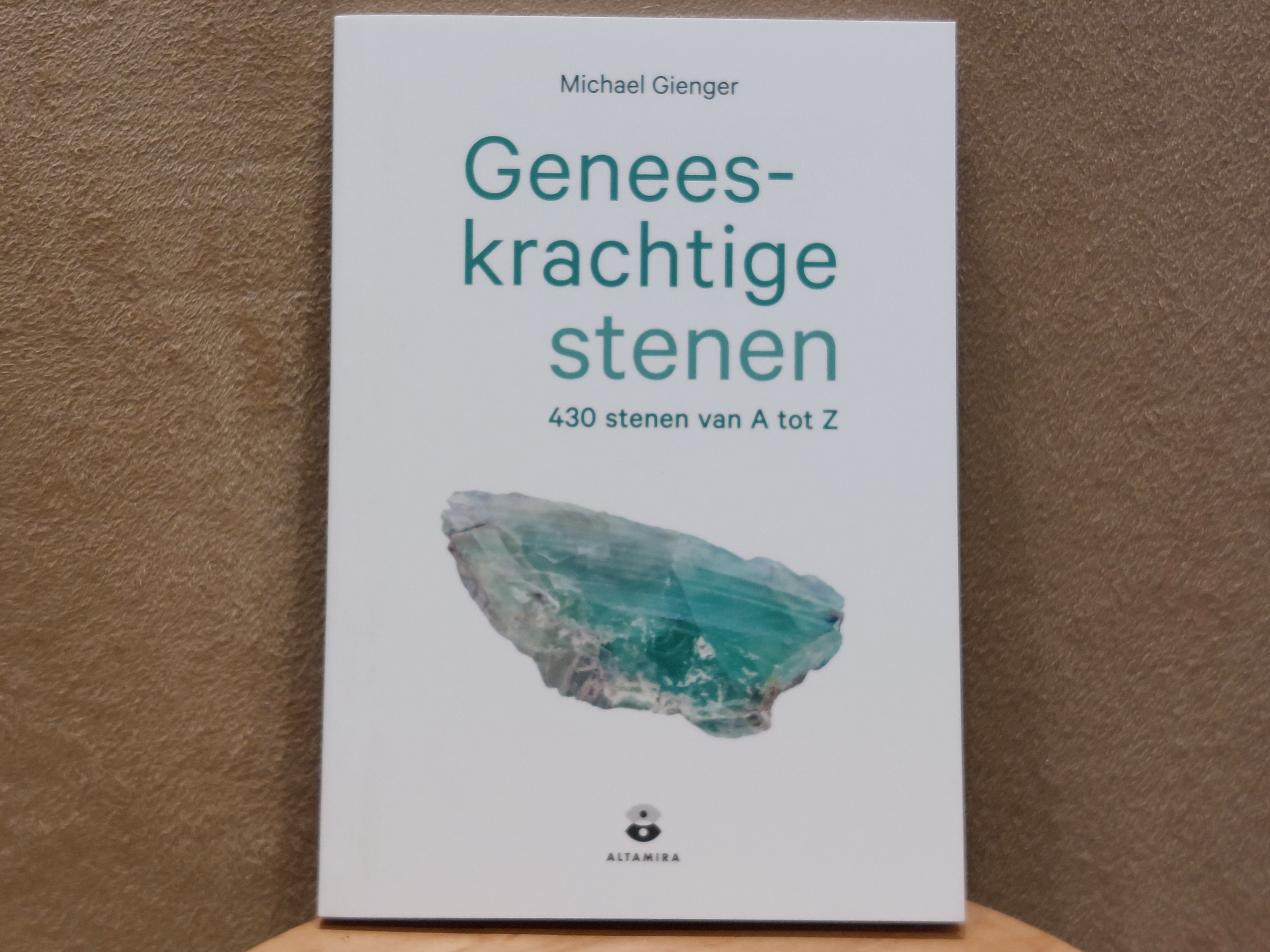 Geneeskrachtige stenen, boek Michael Gienger