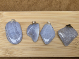 Blauwe chalcedoon of blue lace agaat hanger