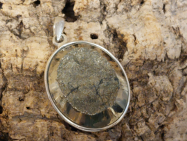Pyriet hanger in zilver halfgepolijst