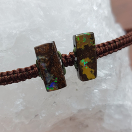 Boulder opaal armband met macrame