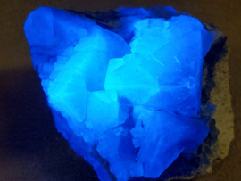 Fluoriet cluster uit Madagaskar, UV gevoelig