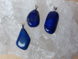 Lapis lazuli hanger met zilveren oogje