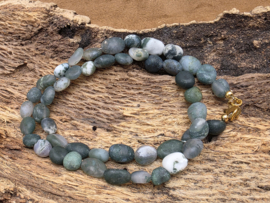 Mosagaat ketting nugget met goudkleurige sluiting