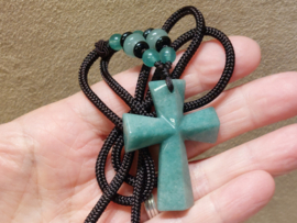 Ketting met groene aventurijn kruis