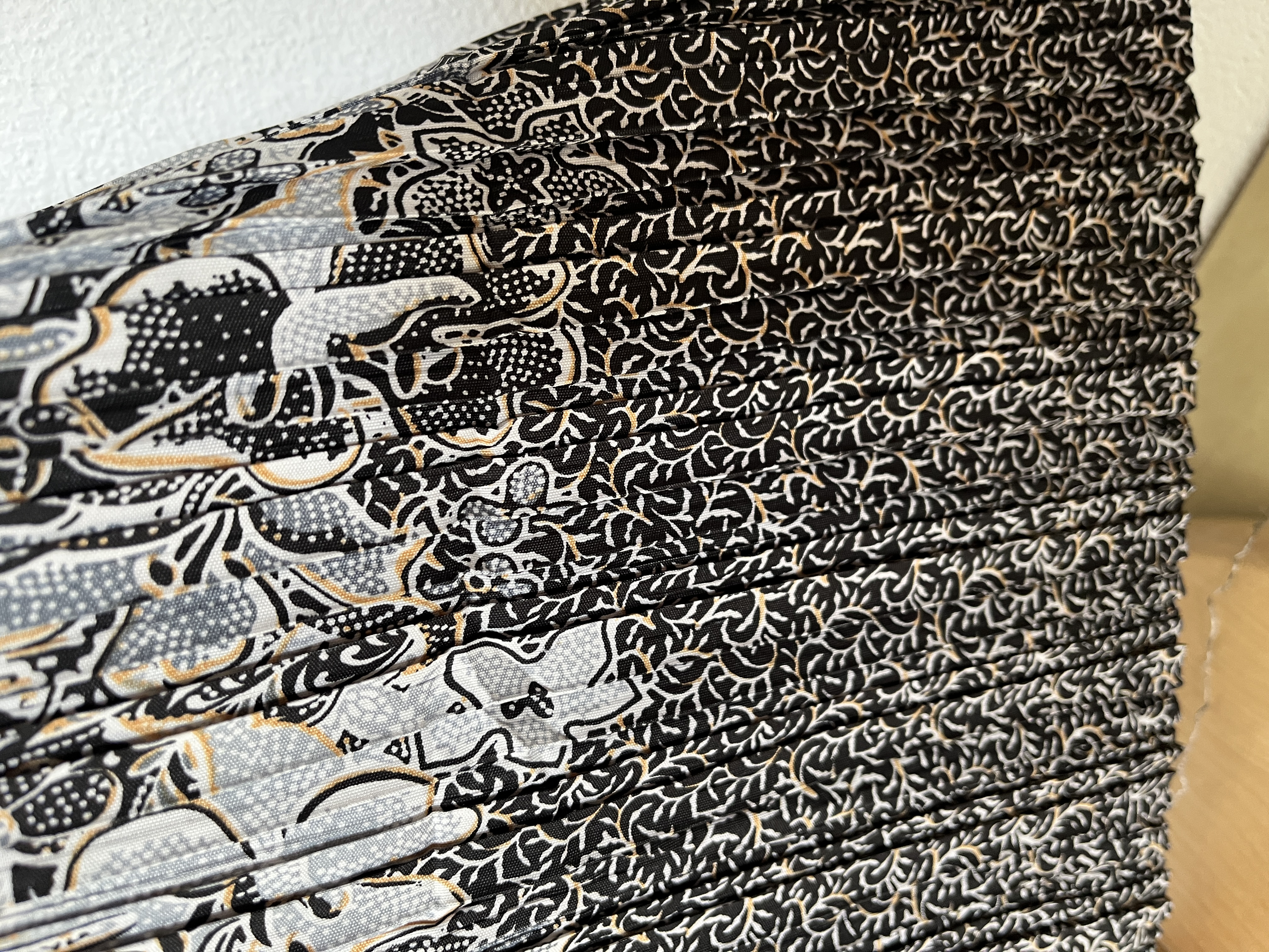 Batik uit Java. Authentieke rok plissé. Maatbereik 38 t/m 42.
