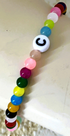 Uit het atelier van Ana. Armbandje 'C'.