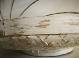 Rond bamboe white wash gaasmandje. Met scharnierend net op kokosschroef. Diameter 20 cm.