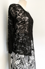 Traditionele kebaya set. Maat 42.