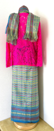 Luxe en authentieke traditionele Balinese set. Maat 54.