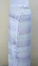 Sarong pastel tiga. 