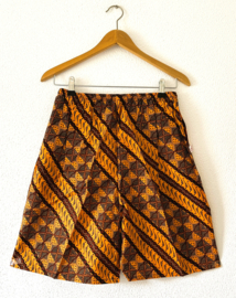 Batik herenshort. Maat 44/46.