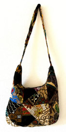 Schoudertas 38 x 29 cm. Hoofdvak en zijvak met rits. Gevoerd.