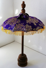 Bali parasol 60 cm paars.  Diameter 47 cm. Op houten voet van palisander.
