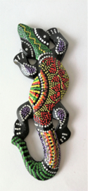 Gekko. Symbool van geluk. Gemaakt door de Balinese aboriginals. Laat hem tegen de muur opkruipen. 15 cm.