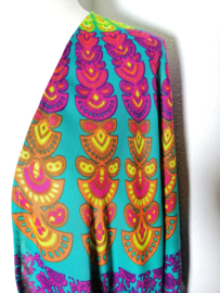 Sarong vest pauw multi color.  Symbool van onsterflijkheid. 100% rayon, met sarong knoop.