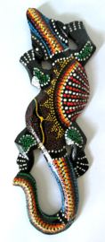 Gekko. Symbool van geluk. Gemaakt door de Balinese aboriginals. Laat hem tegen de muur opkruipen. 20 cm.