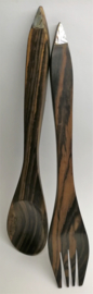 Zwaar slacouvert van palisander hout, met parelmoer versierd. 