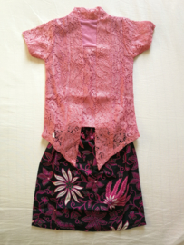 Complete luxe authentieke Balinese kebaya set. Maat 98 t/m 164.