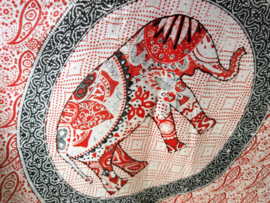 Sarong olifant zentangle rood/wit/zwart.