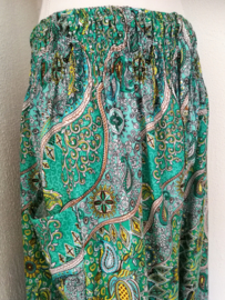 Broek Paisley dream satu groen tinten. Maat 44/56.