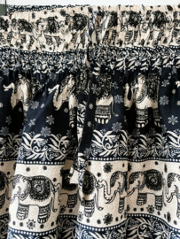 Prachtige Bohemian olifanten broek. Lange benen model. Maat 42.