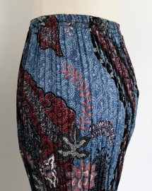 Batik uit Java. Authentieke rok plissé. Maatbereik 40/42.