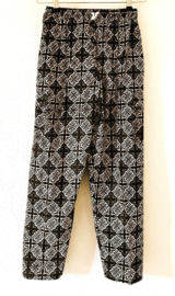 Authentieke Javaanse batik broek. Maat 110 en 134.