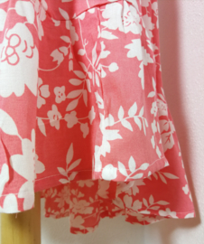 Sierlijk wijde Bali rok 'blossom' met watervalzoom. Maat bereik 38 t/m 42.
