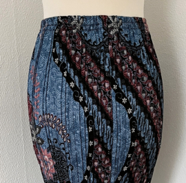 Batik uit Java. Authentieke rok plissé. Maatbereik 40/42.