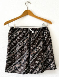 Batik herenshort. Maat 44/46.