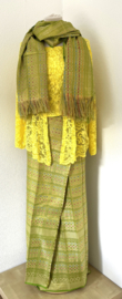 Luxe en authentieke traditionele Balinese set. Maat 54.