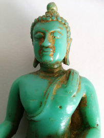 Prachtige drie eenheid. Boeddha 10 cm op harten schaaltje van sawo hout met parelmoer ingelegd.. Aan de voet van de Boeddha een drietal Citrien mineralen. Voor energie, levensvreugde en moed.