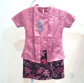 Luxe kinderkebaya set. 5-6 jaar. Maat 110-116.