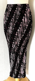 Batik uit Java. Authentieke rok plissé. Maatbereik 36 t/m 40.
