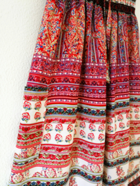 Broek Bohemian '1001 nacht' rood. Lange benen model. Maat 38 t/m 42.