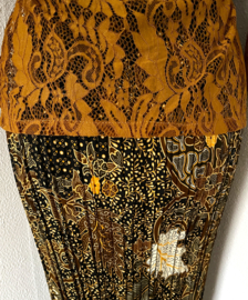 Traditionele Balinese set. Maat 34.