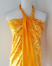 Balinese ceremonie sarong, geel/licht oranje. 170 X 120 cm Wasbaar op 30 graden. Met sarongknoop.