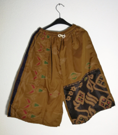 Batik short. Maat heren 44/46. Dames 36/38.