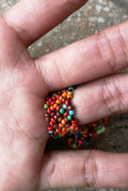 Grote handgemaakte ring 'Rose multi colour'.