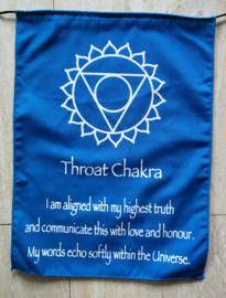 Chakra vlaggenlijn. 7 vlaggen van 30x22 cm. Lengte inclusief koord  2,50 meter. 100% rayon.