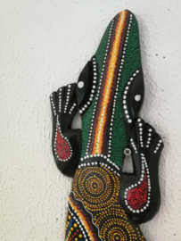 Gekko. XL. Symbool van geluk. Gemaakt door de Balinese aboriginals. Laat hem tegen de muur opkruipen. 78 cm.