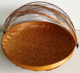 Authentieke bamboo mand, Afsluitbaar met net. diameter 36 cm