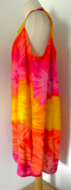 Heerlijk wijd tie dye jurkje.  One size voor maat 44/46.